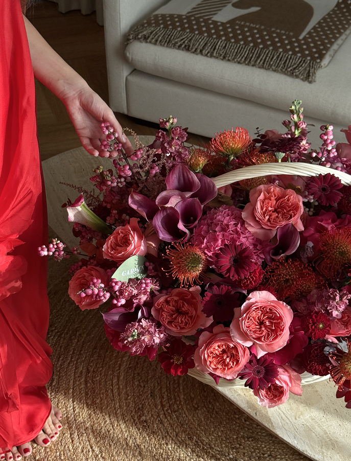 PRAGA BASKET  flowers in Dubai