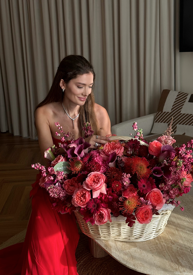 PRAGA BASKET  flowers in Dubai